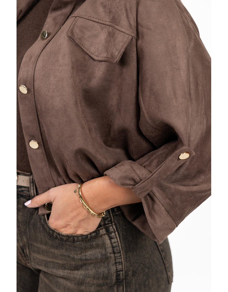 Suede-look jasje met gouden knoopjes - bruin