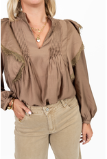 21Jewelz Blouse met ruffles - bruin