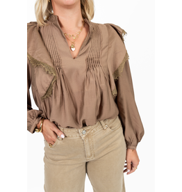 21Jewelz Blouse met ruffles - bruin