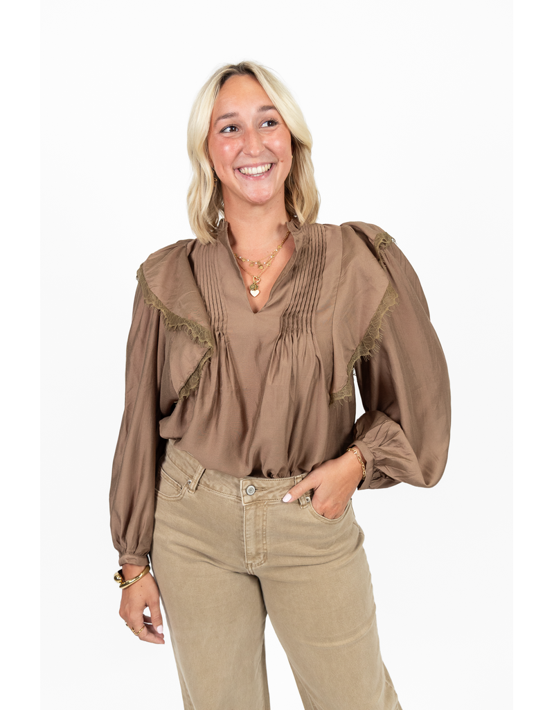 21Jewelz Blouse met ruffles - bruin