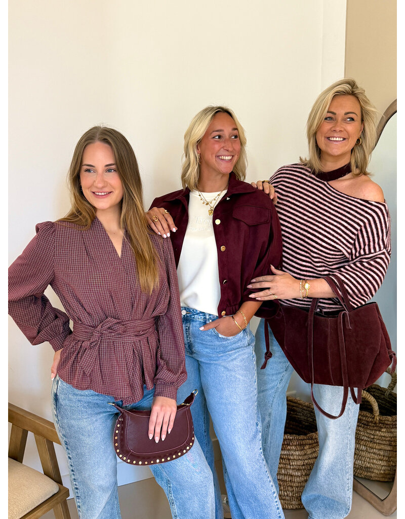 Suede-look jasje met gouden knoopjes - bordeaux