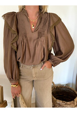 21Jewelz Blouse met ruffles - bruin