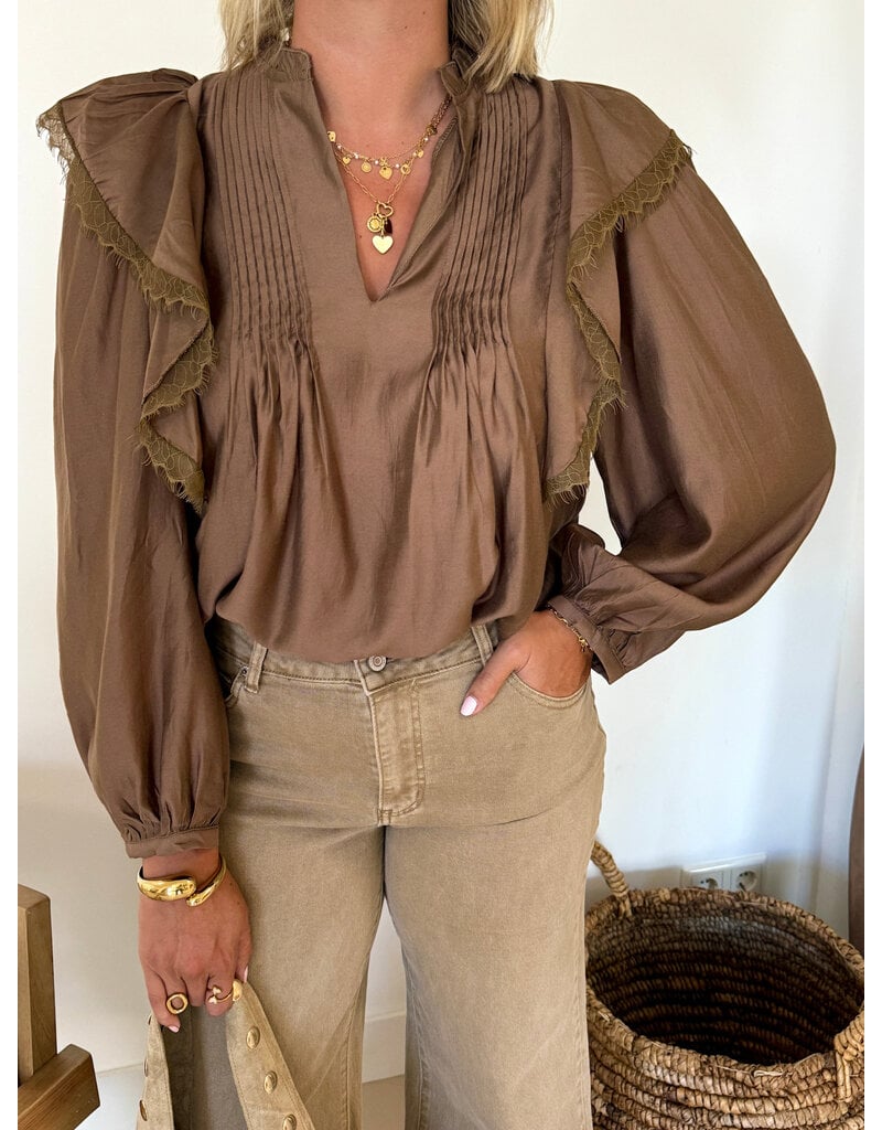 21Jewelz Blouse met ruffles - bruin