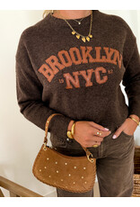 21Jewelz Trui met tekst "Brooklyn NYC" - bruin/camel