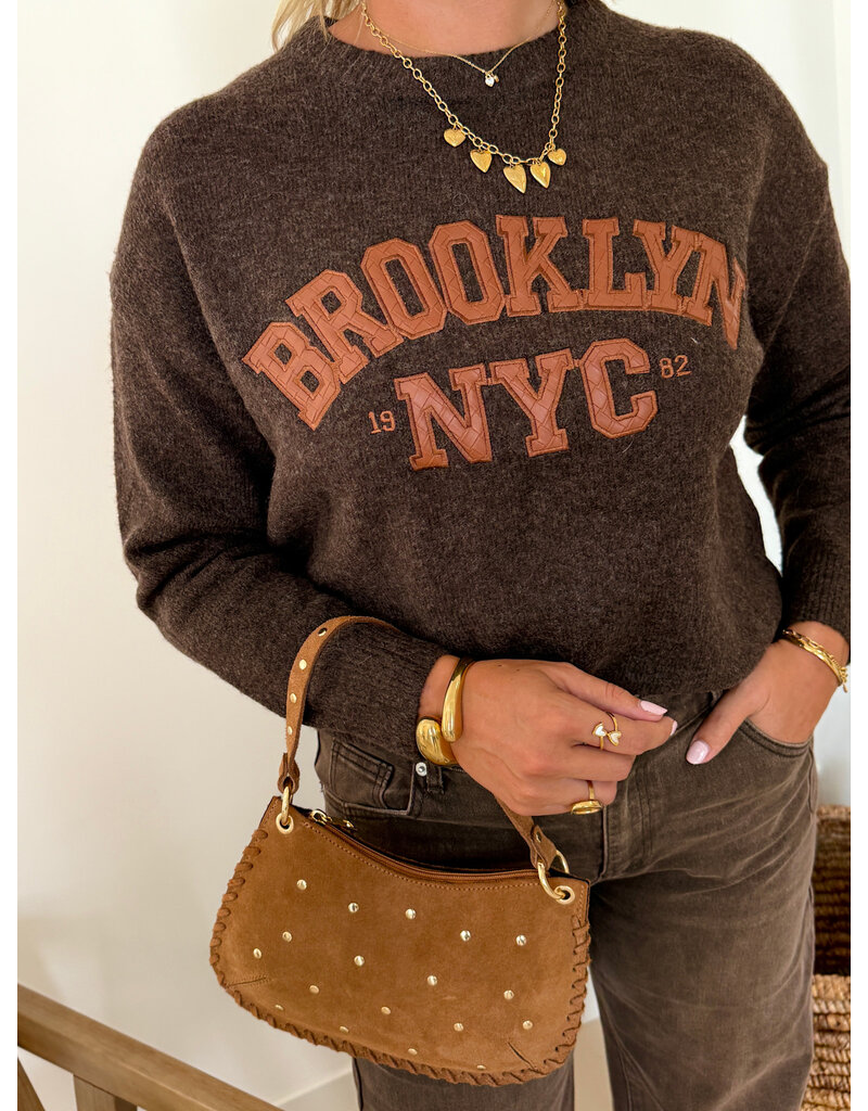 21Jewelz Trui met tekst "Brooklyn NYC" - bruin/camel