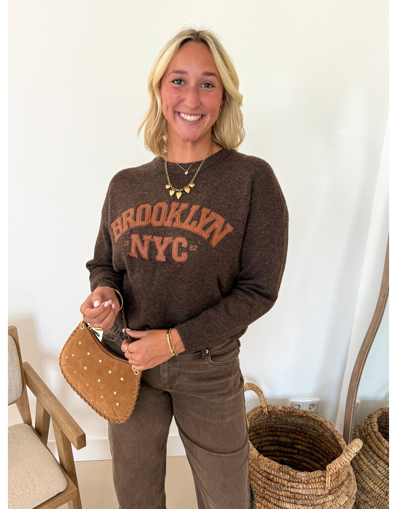 21Jewelz Trui met tekst "Brooklyn NYC" - bruin/camel