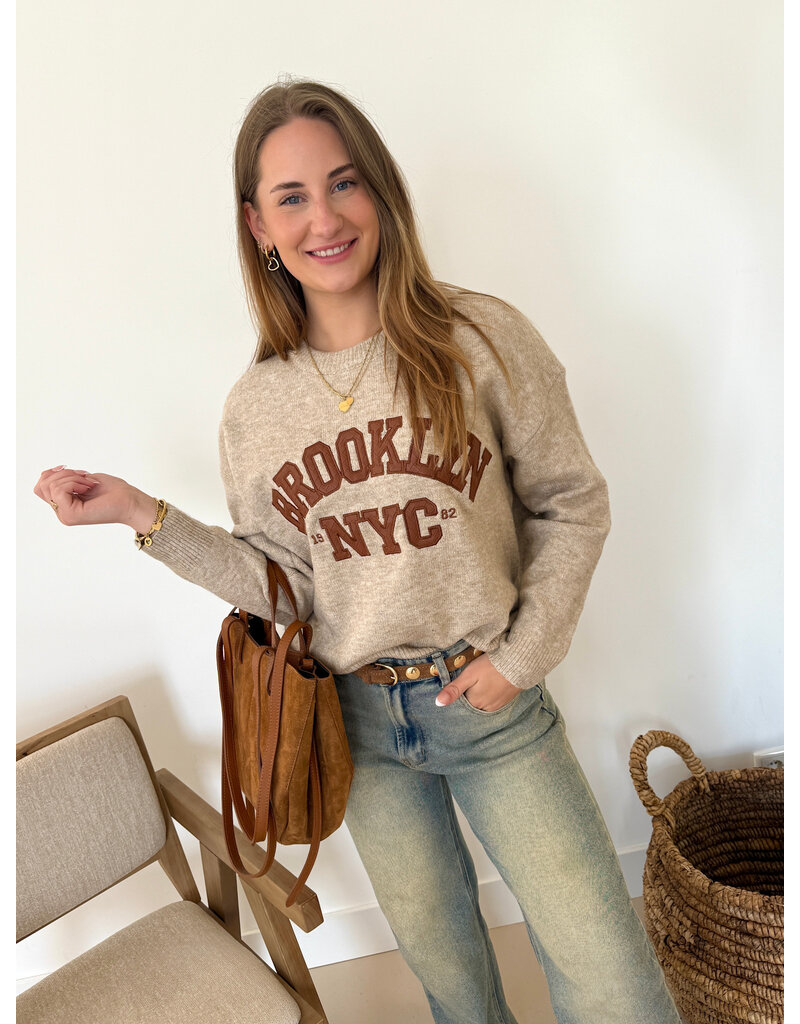 21Jewelz Trui met tekst "Brooklyn NYC" - beige/camel