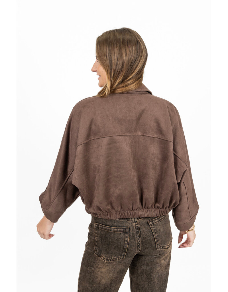 Suede-look jasje met gouden knoopjes - bruin