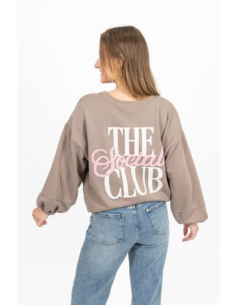 The social club sweater - taupe