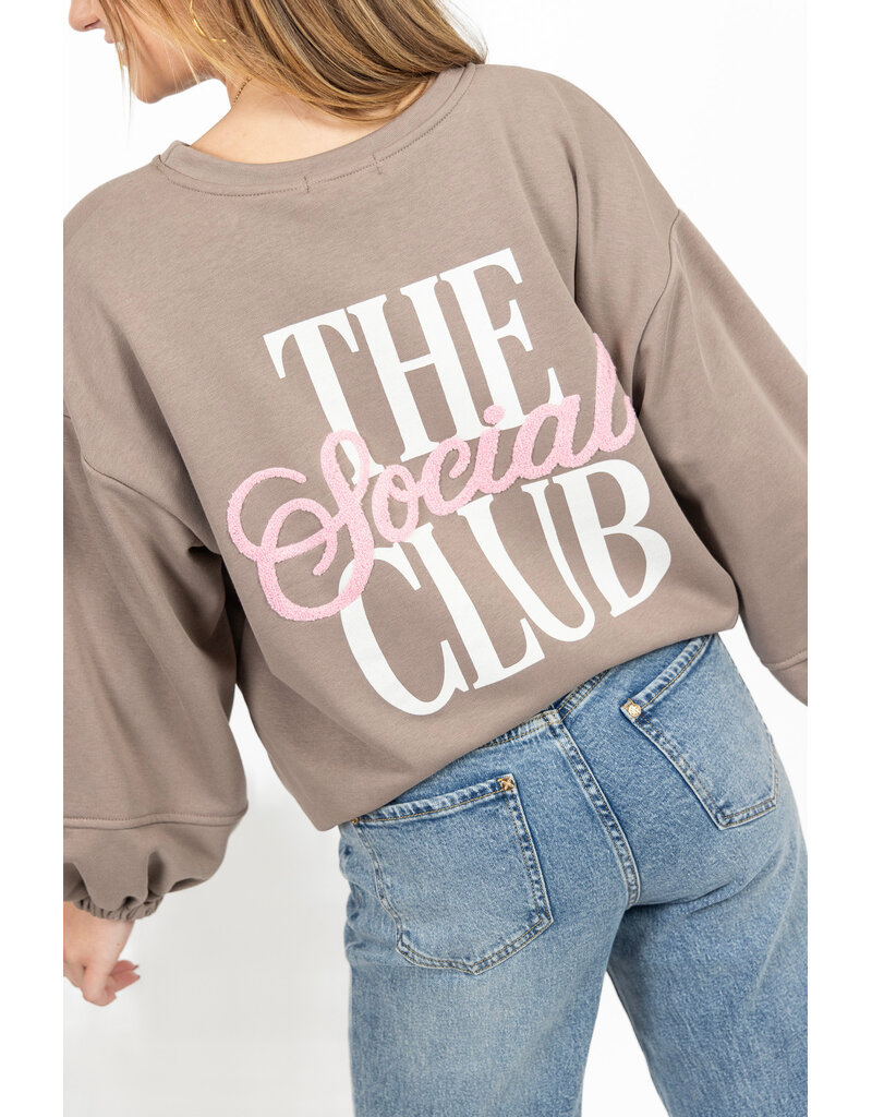 The social club sweater - taupe