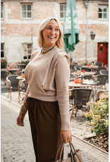 21Jewelz Fijn gebreide trui met schoudervulling - beige