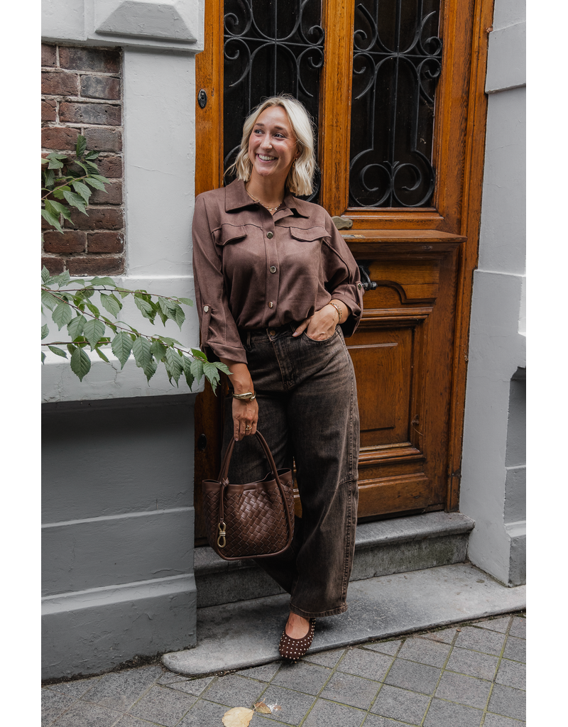Suede-look jasje met gouden knoopjes - bruin