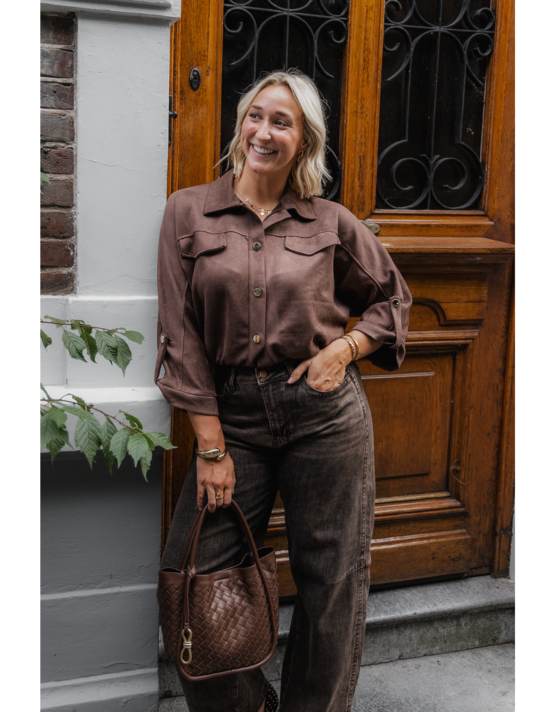 Suede-look jasje met gouden knoopjes - bruin