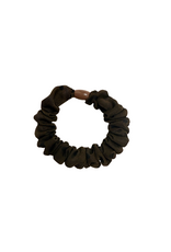 21Jewelz Bruine smalle scrunchie met polkadot print en kraaldetail