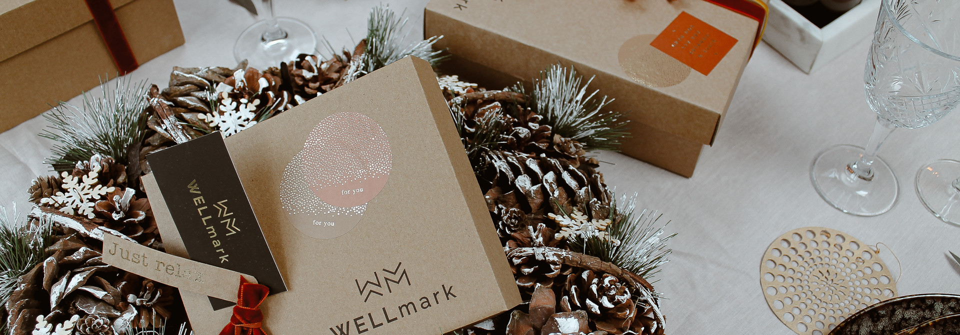 Spoil your favourite relations with a beautiful holiday gift!