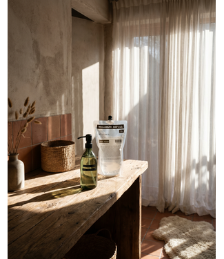 DARK AMBER The Sustainable Care Set