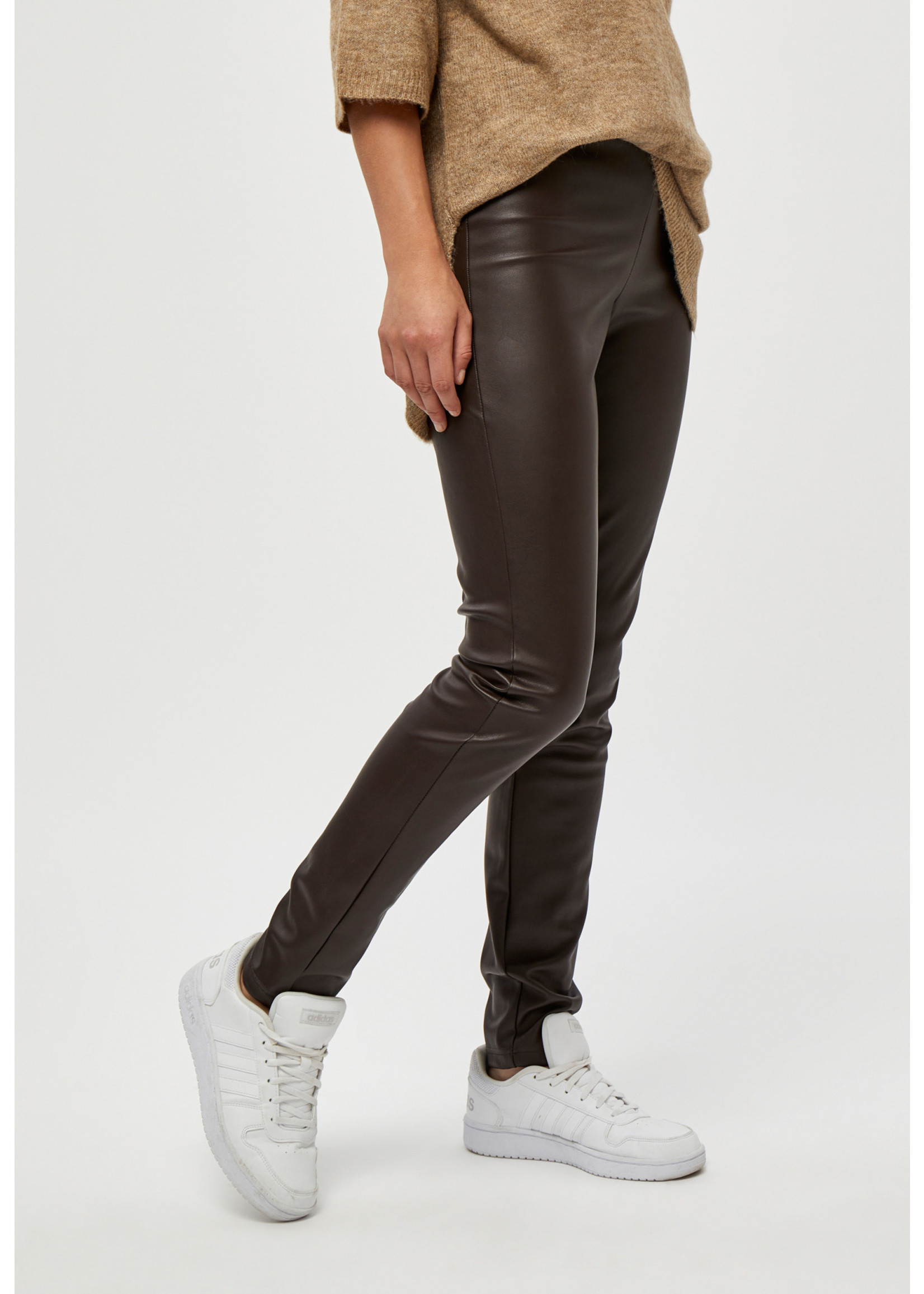 LINETTE PU LEGGINGS chocolate - Manifesto