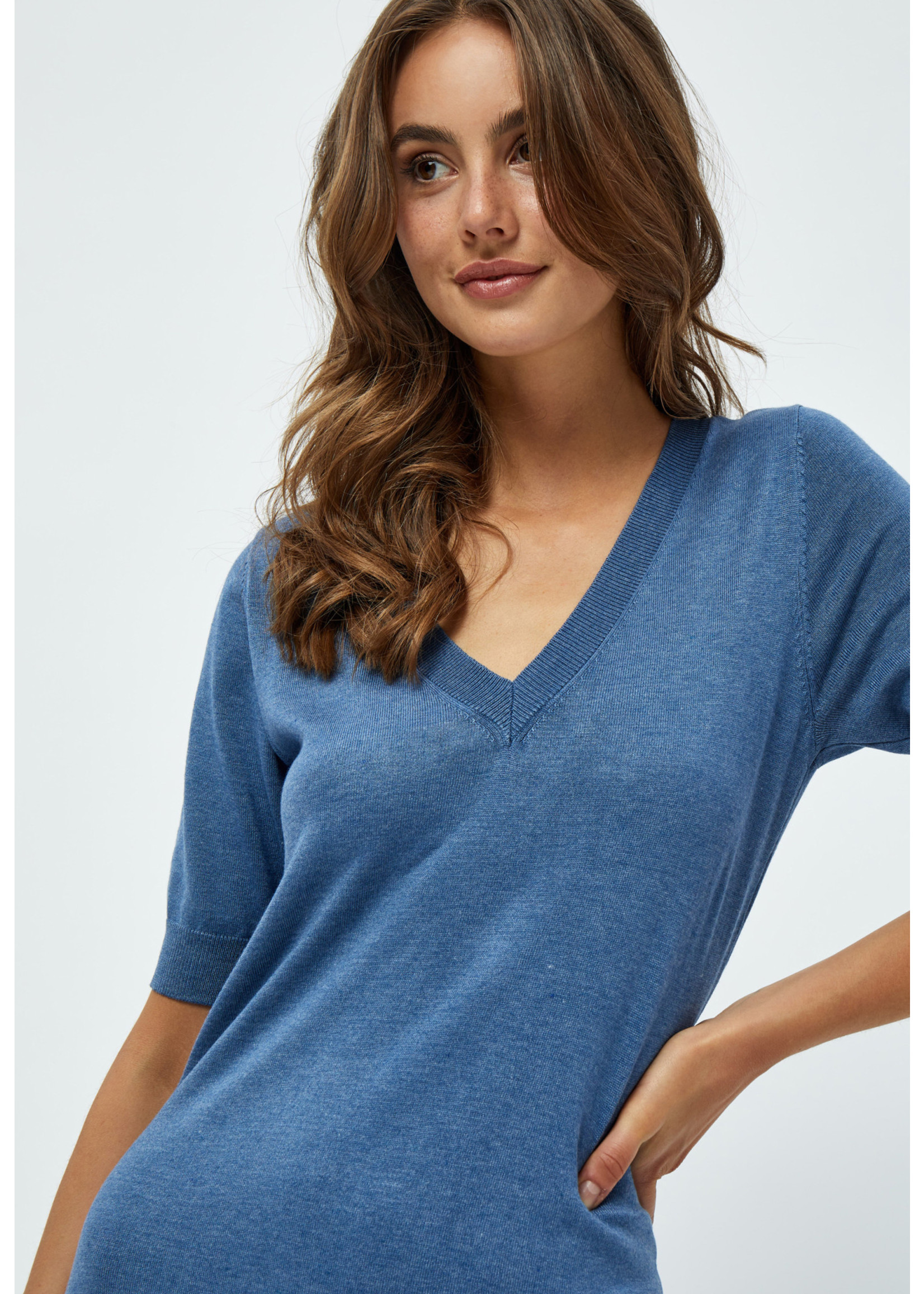 MINUS MILLA V-NECK KNIT DRESS denim blue melange