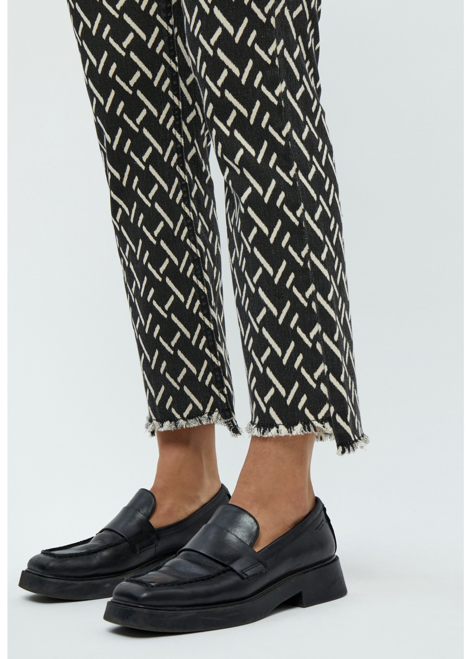 PEPPERCORN FIONE PRINTED MW CROPPED JEANS black pr