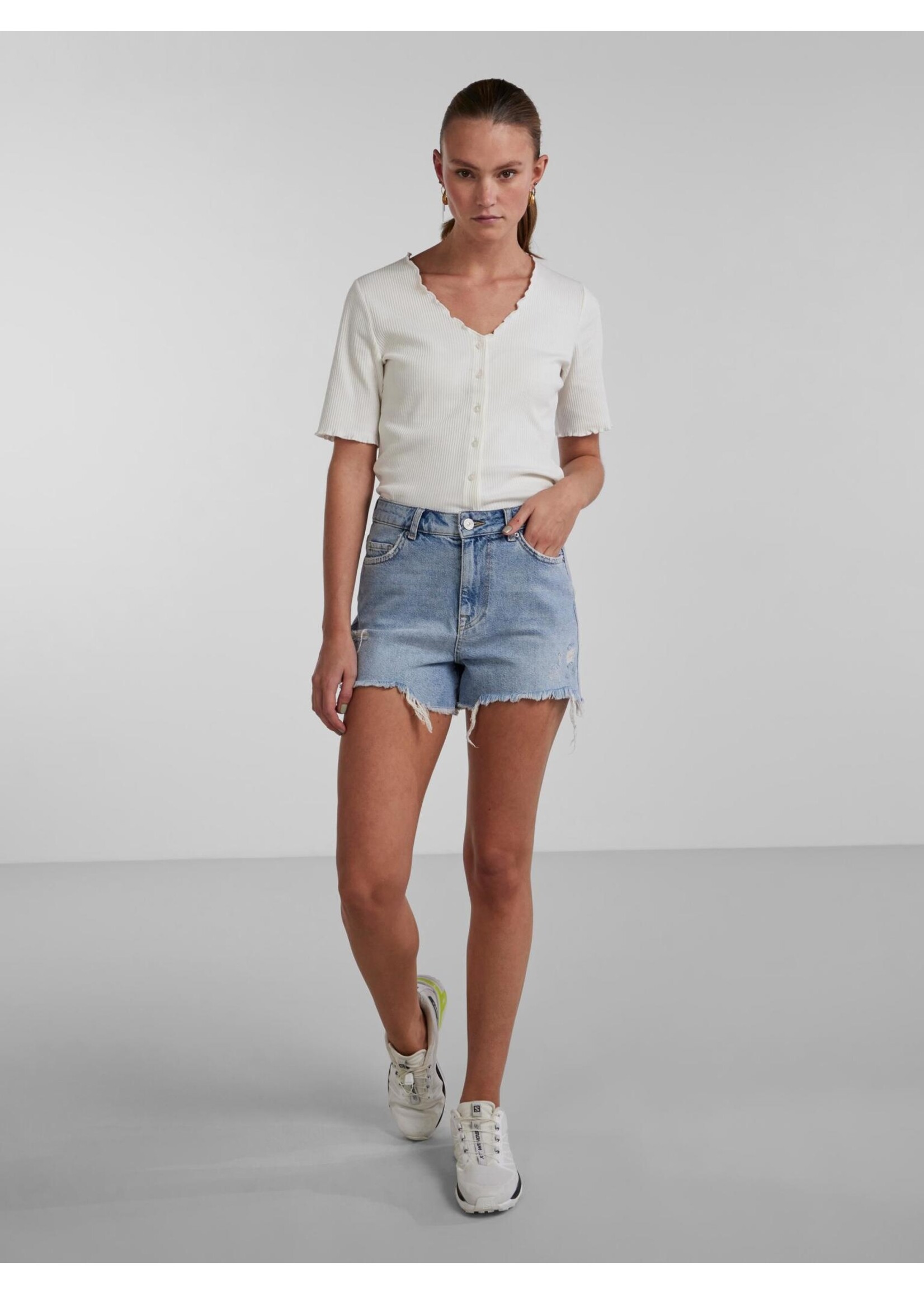 PIECES TULLA HW SHORTS LB-BA NOOS light blue denim