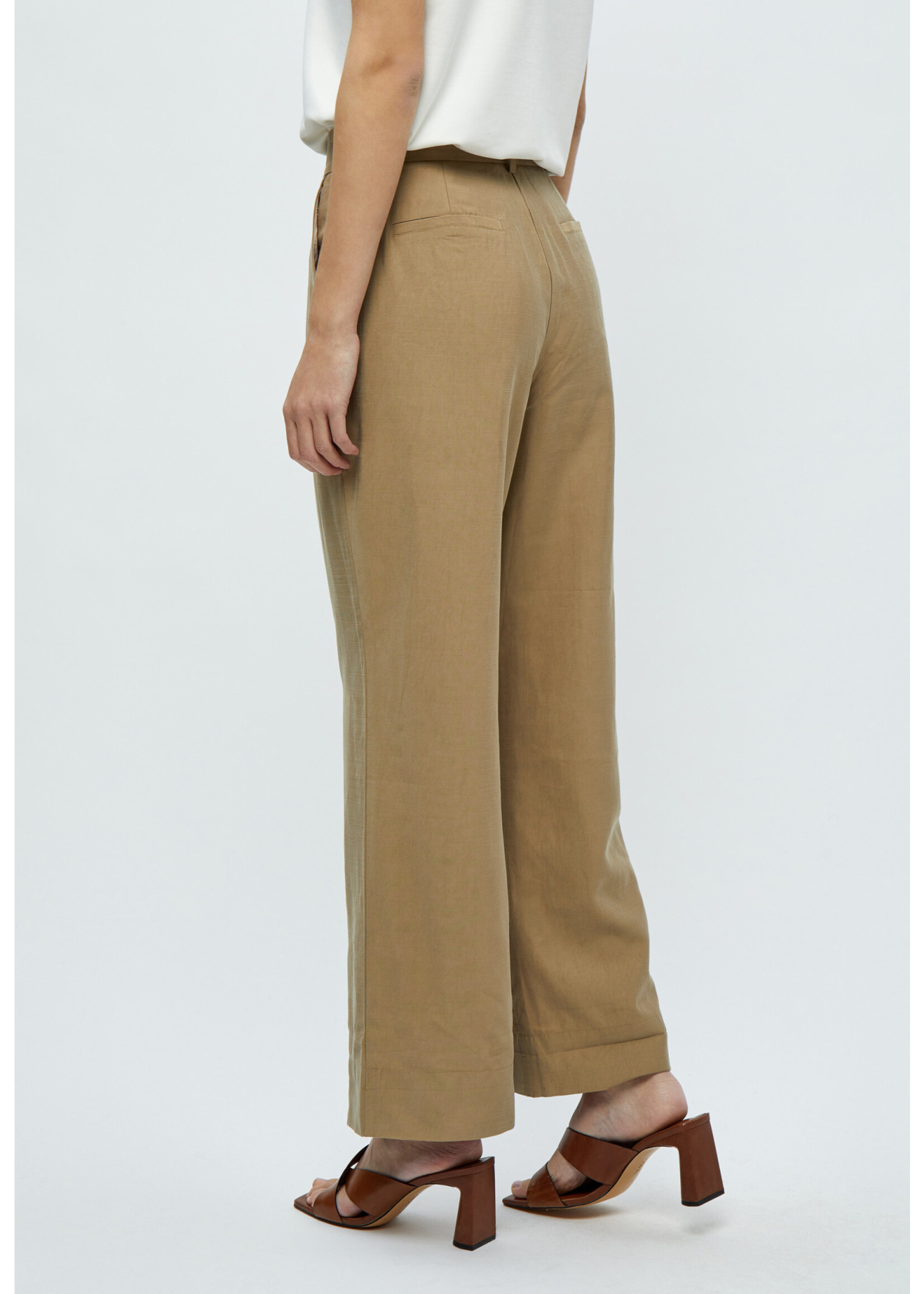 PEPPERCORN FEBE HIGH WAISTED WIDE LEG PANT tannin sand