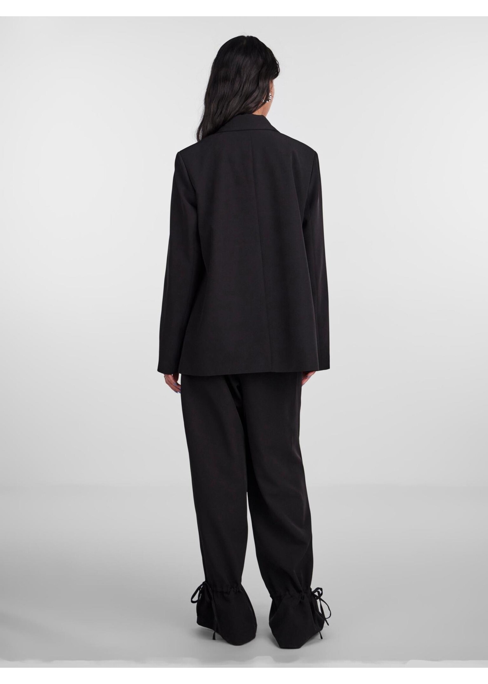 PIECES SILLE LS BLAZER W. SIDE SLITS black