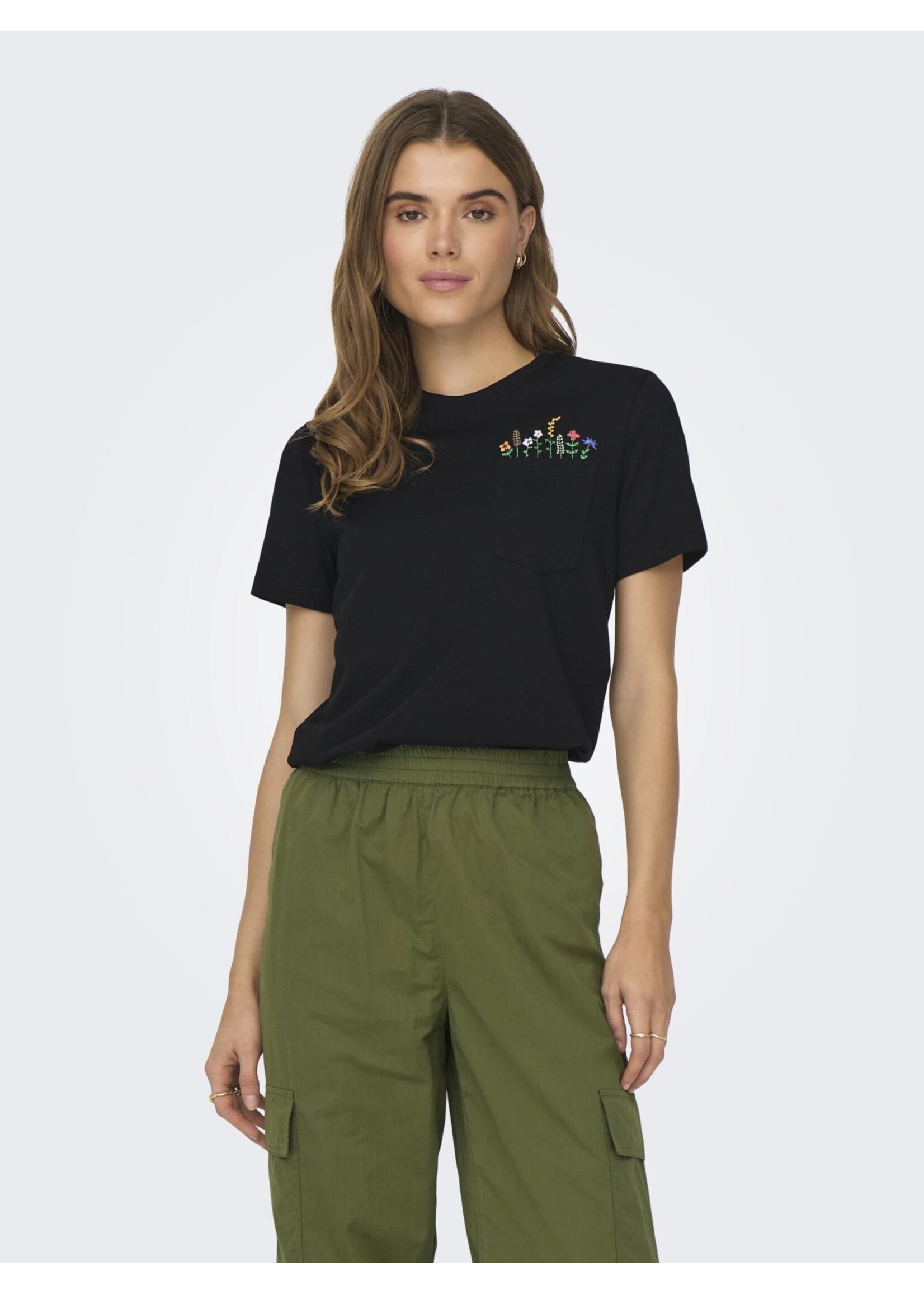 ONLY POLLY LIFE REG S/S POCKET TOP BOX JRS black wildflower