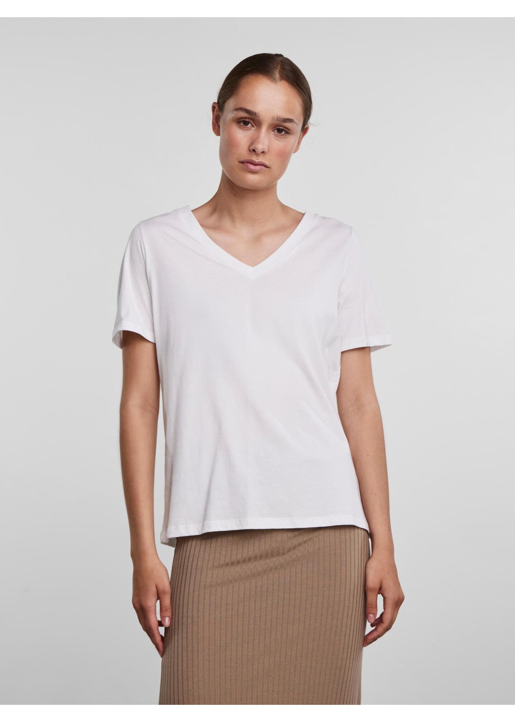 PIECES RIA SS V-NECK SOLID TEE NOOS BC wit