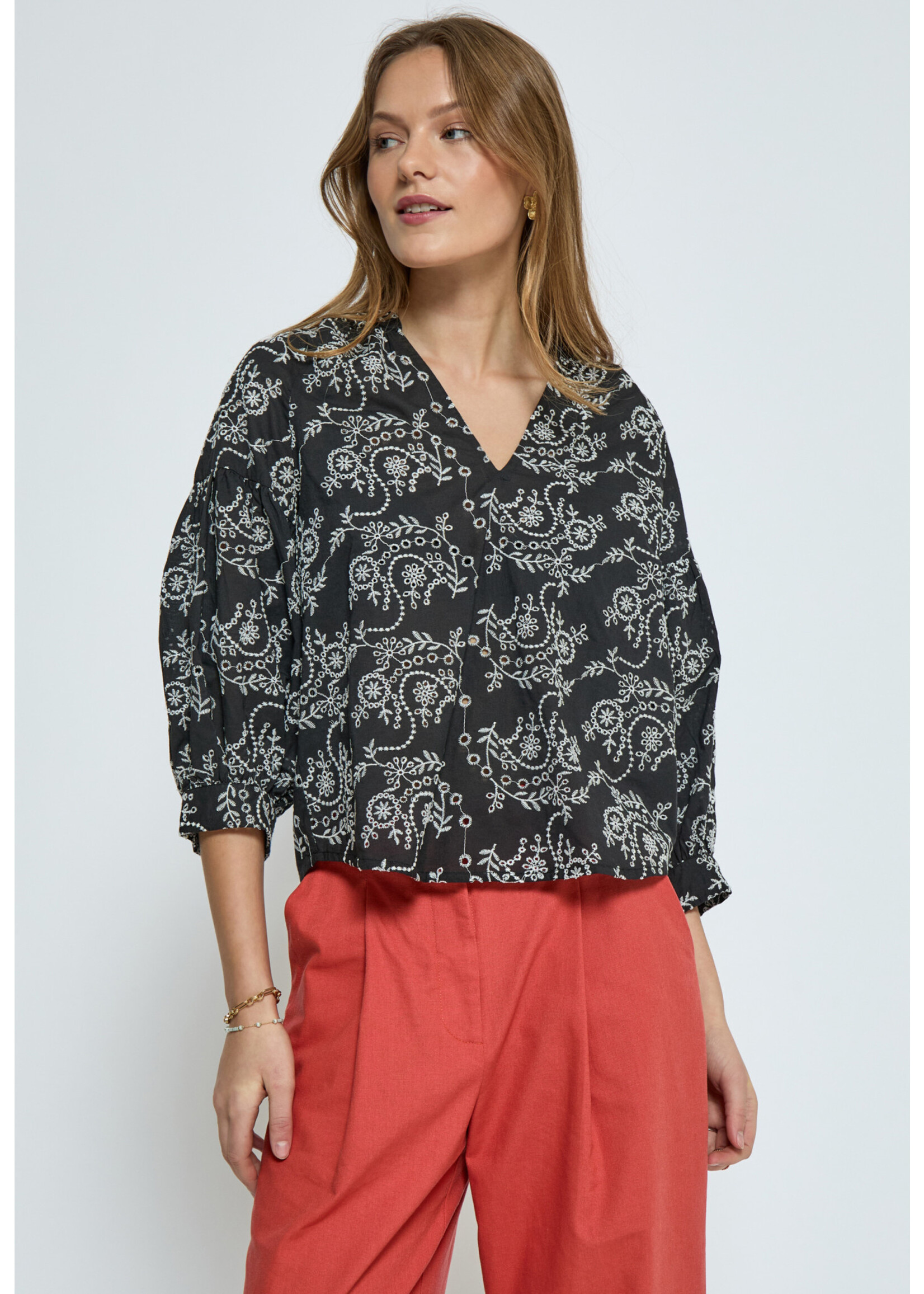 PEPPERCORN TIFFANY 3/4 SLEEVE BLOUSE black