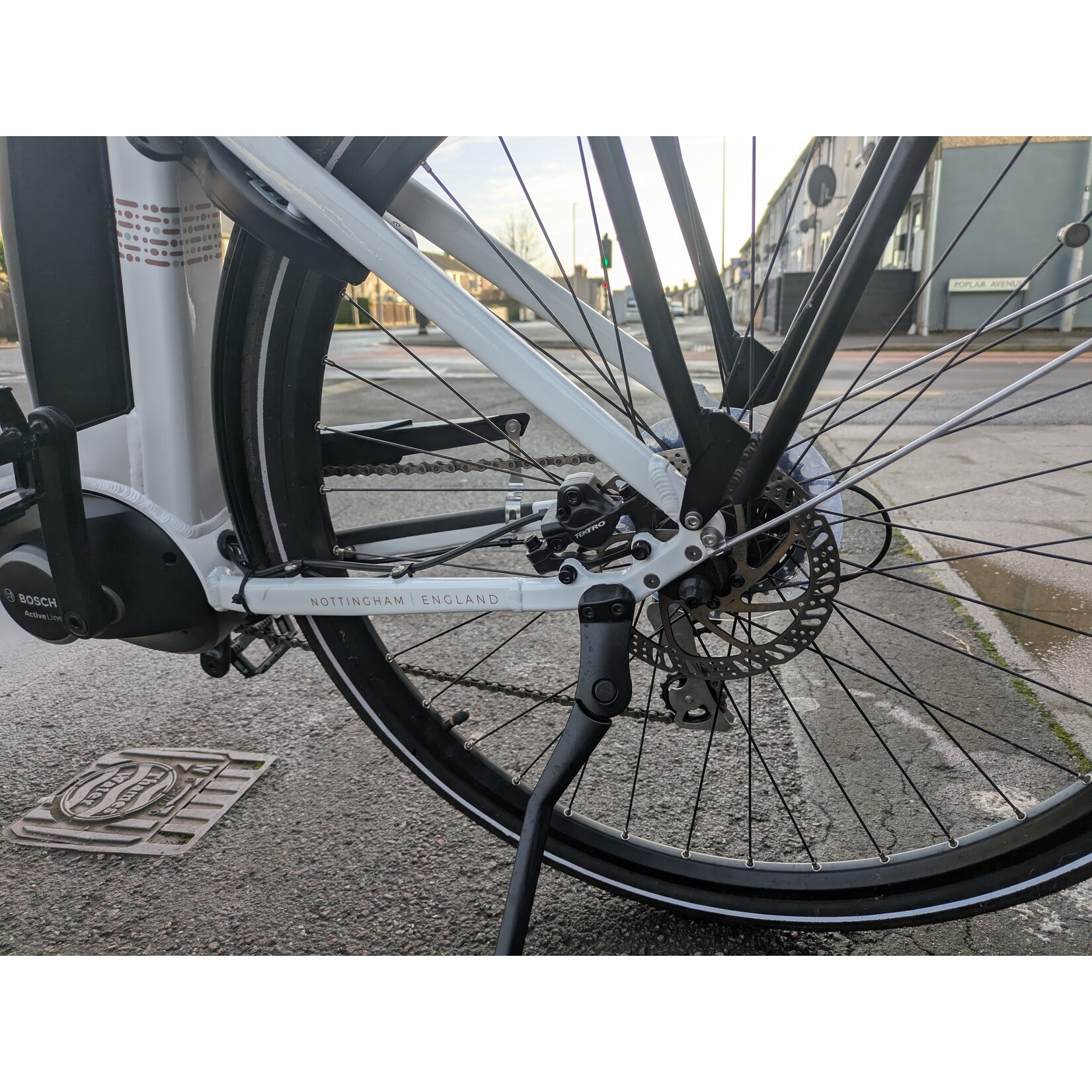 Secondhand-Raleigh Motus White 400Wh