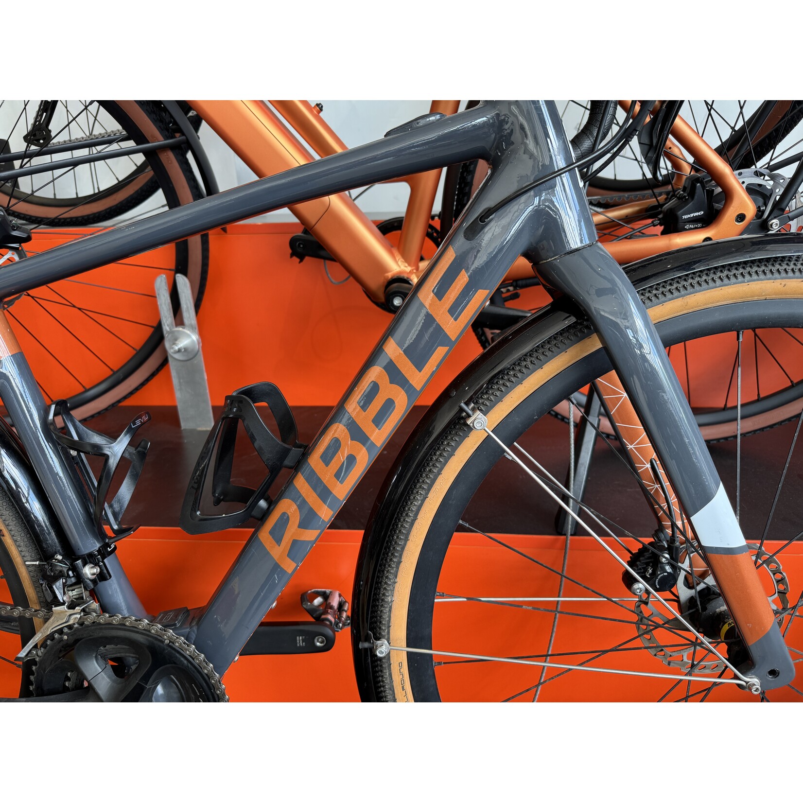 Secondhand-Ribble Grey/Orange