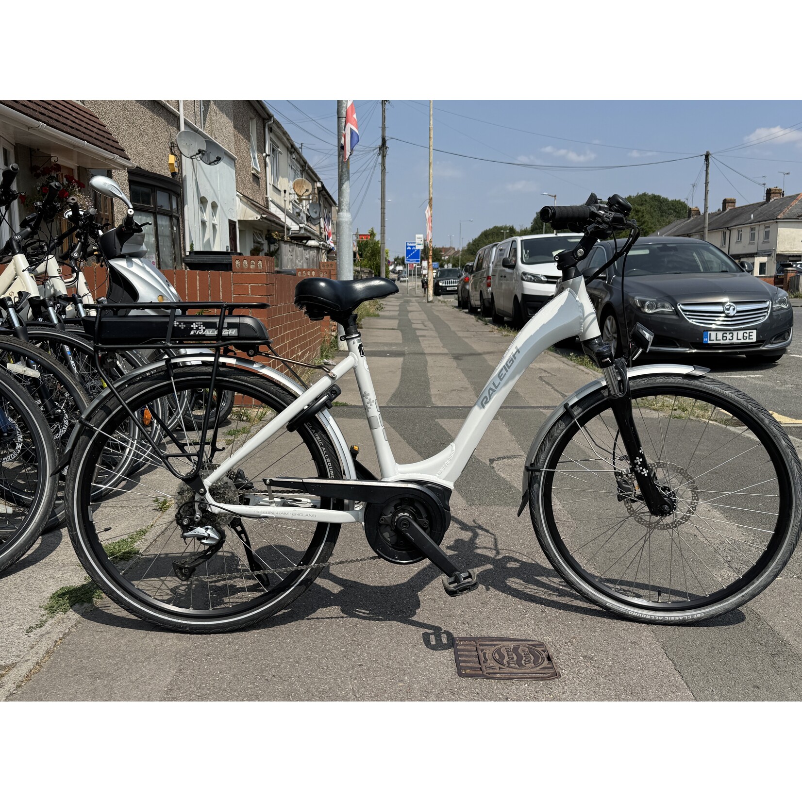 Secondhand-Raleigh Motus Tour White 400Wh
