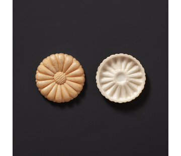 KAGADANE Monaka Shell Chrysanthemum A013