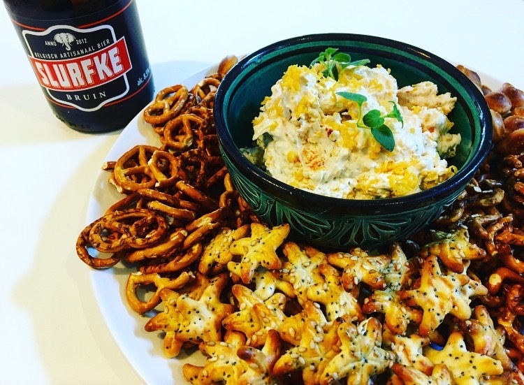 Kaas- bierspread met een Belgisch Slurfke