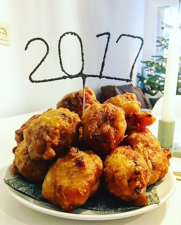 Hartige oliebollen met ham, kaas en winterstout