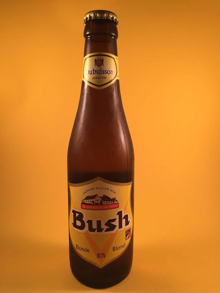 Bush Dubuisson Blond Herkomst: Pipaix, Belgie Heftig blond bier. Nagisting op de fles. Het schuim van dit bier heeft de geur van rijpe bananen en je proeft een frisse bitterheid op de tong. Door het zuurtje goed verdraagbaar. Het is echter verradelijk biertje door het hoge alcoholpercentage maar dit heeft geen effect op het gemak waarmee je het wegdrinkt. Dit bier is lekker voor zowel in de zomer als in de herfst. Bush Dubuisson bevat een alcoholpercentage van 10,5%. Advies serveertemperatuur: 7 graden.