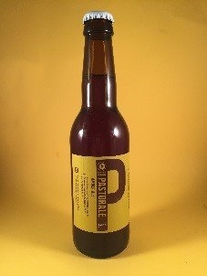 Pastorale Amber Ale Herkomst: Eindhoven, Nederland Brouwerij van Moll brouwt, onder in de kelder van hun brewpub in Eindhoven, bieren die zij zelf bedenken door inspiratie vanuit andere bieren. Pastorale is een koperkleurig Amerikaans bier met een bittere maar toch zoete smaak. Dit bier is gebrouwen van Amerikaanse hop en in de afdronk is een zuurtje terug te vinden. Het bier bevat een alcoholpercentage van 5,5%. Advies serveertemperatuur: 5 à 6 graden. 