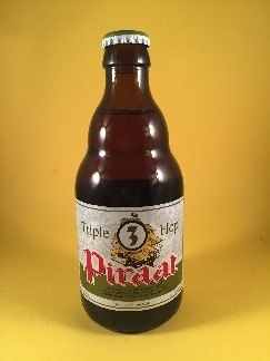 Piraat Triplle Hop Herkomst: Evergem, België Rozen verwelken, schepen vergaan, na deze piraat blijf je niet meer rechtop staan. Het bier heeft een avondrode kleur. Dit “buikje” krijgt zijn karakteristieken smaken door de vele soorten hop die gebruikt zjin. Daarna heeft het bier heeft een droge afdronk. Voor dit bier worden vier extra hoppen toegevoegd aan het orginele recept van Piraat-bier. Dit receptuur veranderd jaarlijks door de variatie in aanbod van de hopsoorten. Piraat Triple hop bevat een alcoholpercentage van 10,5%. Advies serveertemperatuur: 8 graden. 