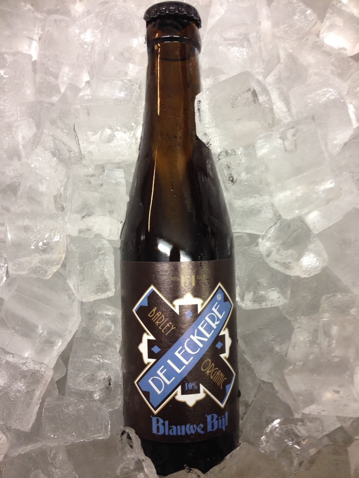De Leckere Willibrord Herkomst: De Meern, Utrecht Koperkleurig amberbier maar ook de smaak en geur doet heel erg denken aan koper. De smaak is harmonieus met een karamelachtige afdronk. De brouwerij bestaat sinds 1997 en brouwerij de Leckere brouwt uitsluitend 100% biologische bieren waarvoor zij gecertificeerd zijn. Het bier bevat een alcoholpercentage van 5,5%. Advies serveertemperatuur 5 à 7 graden. 
