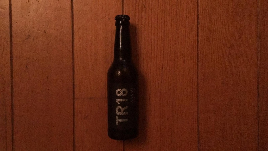 TR18  Herkomst: Purmerend, Nederland  Mistig goudblond bier. Een heerlijke tripel, stevig van smaak met een filmend effect. Filmend betekent dat je mond wat plakkerig wordt als je het bier drinkt. Dit bier behoort tot de infused selection van Berging Brouwerij. Als basis een tripel waarbij een, naar sinaasappel smakend likeur, is geinfuseerd in de tripel. Berging brouwerij heeft naast de infused selection, een basis assortiment en seizoensbieren. Naast bieren hebben ze ook een gin op de markt gebracht.  Alcoholpercentage: 8,9%  Advies serveertemperatuur: 8 tot 10 graden