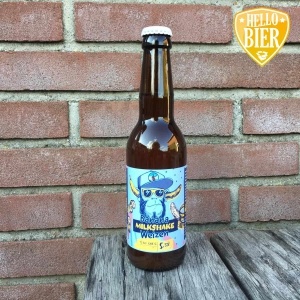 Banana Milkshake Weizen  Herkomst: Hoeven, Nederland  De naam verraad natuurlijk welk ingrediënt te herkennen is, banaan. Een weizen met de kleur van goud. Het smakenpallet bestaat uit banaan, een licht zuurtje en zuivel. Banana Milkshake Weizen is afkomstig van brouwerij ’t Meuleneind uit Hoeven. Een brouwerij die behalve en breed assortiment aan speciaalbieren ook bierproeverijen en bierbrouw workshops organiseert voor groepen vanaf 15 personen.   Alcoholpercentage: 5,3%