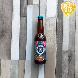 La IPA Bonita   Herkomst: Overdinkel, Nederland  India Pale Ale met bittere smaak en fruitige geur.  Een IPA met amerikaanse hopsoorten die zorgen voor een combinatie van citrustonen, bitter smaken en zoete afdronk. LA IPA Bonita is afkomstig van brouwerij de Smokkelaar uit Overdinkel. De naam de Smokkelaar verwijst naar het verleden van het dorp. Toen de grenzen in Europa nog gesloten waren verdiende de dorpsbewoners een extra centje met het smokkelen van producten over de grens. ‘s Nachts hoorde men schoten van langs de grens en iedere ochtend was het maar weer hopen dat de smokkelende dorpsbewoners weer levend terug kwamen.   De smaken van deze India Pale Ale zijn meegesmokkeld vanuit Ibiza.   Alcoholpercentage: 6,4%