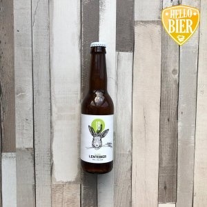 Lenteblond   Herkomst: Purmerend, Nederland  Citrusgeel lentebier met stevige schuimkraag. Zodra je met de neus boven het glas komt herken je de geur van vers gemaaid glas en citrustonen. Fris bier met bloemige tonen en hopbitters en de smaak van grapefruit. Blond Lentebier is afkomstig van Berging Brouwerij uit Purmerend.  Lentebier mag in deze tijd natuurlijk niet ontbreken. Veel brouwerijen brengen in deze tijd een fris, lichtgekleurd bier op de markt dat goed past bij de dagen dat het langer licht is en de temperatuur stijgt.  Ook worden er diverse lentebock bieren op de markt gebracht. Wat de historie van bockbier is lees je in een van onze blogs.  Alcoholpercentage: 5%