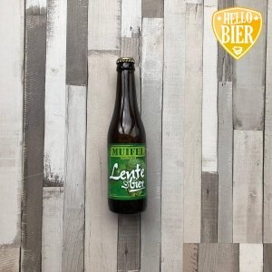 Lente Bier  Herkomst: Oss, Nederland  Honingkleurig lentebier met stevige schuimkraag. Fris lichtbitter bier met tonen van citrus. Lente Bier is een gebalanceerd bier in smaak en een fijne dorstlesser in de lente. In de afdronk ontdek je een licht zoetje gevolgd door weer een bittertje. Lente Bier is afkomstig van de Muifelbrouwerij uit Oss.