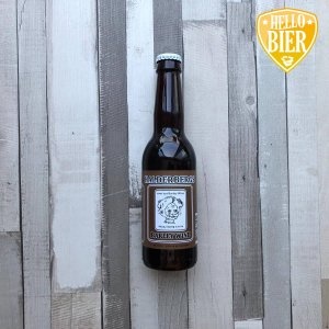 Halderbergs Barleywine  Herkomst: Hoeven, Nederland  Robijnrood met beige schuimkraag. Karamelachtig zoet met tonen van rood fruit. Een stevig bier dat je in een rustig tempo dient op te drinken.   Deze barley wine is afkomstig van brouwerij ‘t Meuleneind uit Hoeven. Een brouwerij dat sinds kort eigen ketels in bezit heeft. In tijden van coronacrisis organiseerde Hellobier een online speciaalbierfestival.