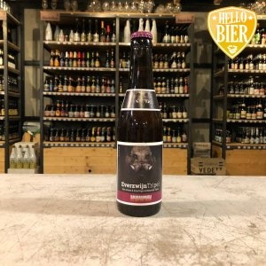 Everzwijn Tripel   Herkomst: Ede, Nederland  Strogeel bier met stabiele fijne schuimkraag. Zacht en romig van smaak zoals je van een tripel gewend bent. Uitnodigend om na iedere slok een nieuwe slok te nemen. Een speciaalbier waar je rustig van kunt proeven zonder dat de smaak gaat vervelen. Wellicht verraderlijk doordat een tripel lekker wegdrinkt terwijl je een bier van 8,5% alcohol drinkt.   Everzwijn Tripel is afkomstig van Heijdebrouwerij in Ede. Een brouwerij gevestigd op een oud kazerneterrein. De keuken is omgebouwd tot een brouwerij waar sinds 2012 bier wordt gebrouwen. Lokale kracht staat bij de bieren centraal. Zo is bij de Everzwijn Tripel mout gebruikt dat in de omgeving is verbouwd. Alle bieren verwijzen naar dieren die op de heide zijn terug te vinden.   Alcoholpercentage: 8,5%