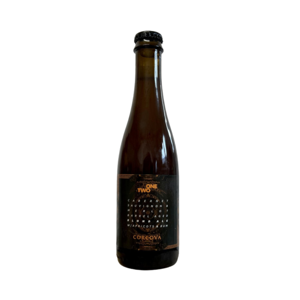 OneTwo OneTwo Corcova Barrel Aged Blond Ale w/ Apricots & Rum 37,5cl 9% OneTwo OneTwo Corcova Barrel Aged Blond Ale w/ Apricots & Rum 37,5cl 9%