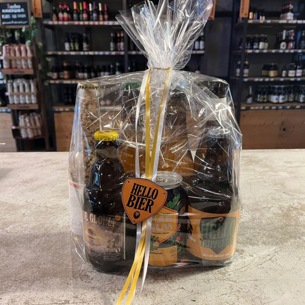 Hellobier Iets te vieren? Geschenkverpakking 6 Bieren + Pinda's. Alleen afhalen in de winkel Hellobier Iets te vieren? Geschenkverpakking 6 Bieren + Pinda's. Alleen afhalen in de winkel