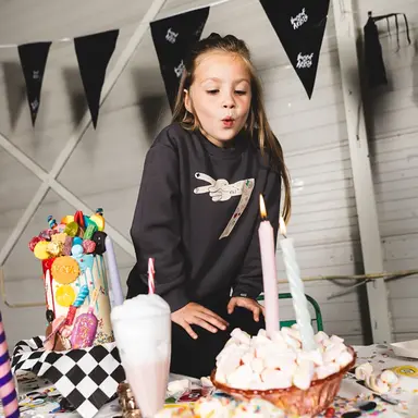 Verjaardagstrui "7" in kadoverpakking (dark grey)