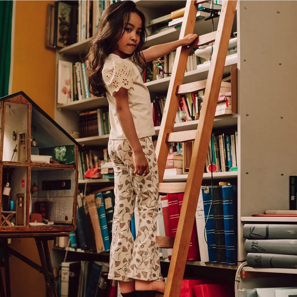 Broek Luzia flared (creme oat aop)